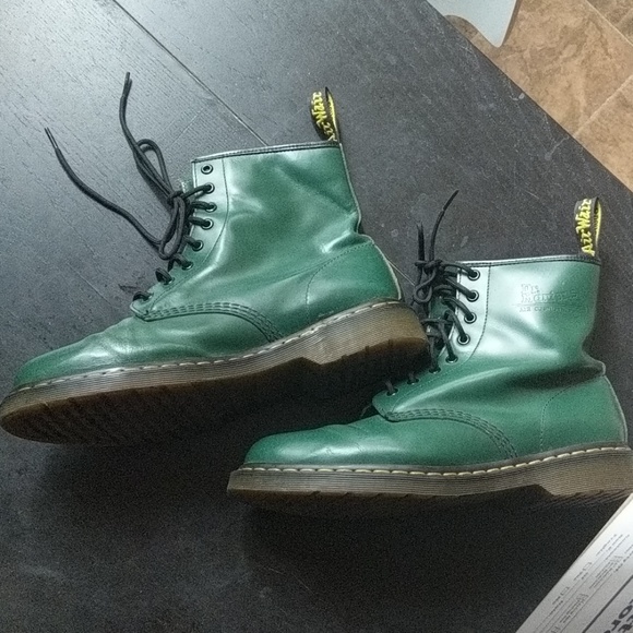 Dr. Martens Shoes Dr Martens Green Boots 1 Mens 146 8 Eye Rare